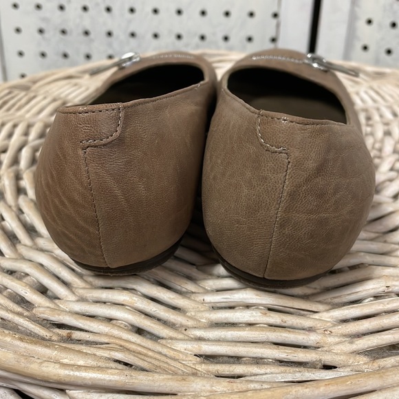 Chloe’ flats - Picture 7 of 11